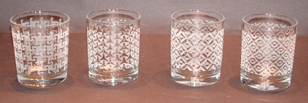 picture of 4 mixer glasses